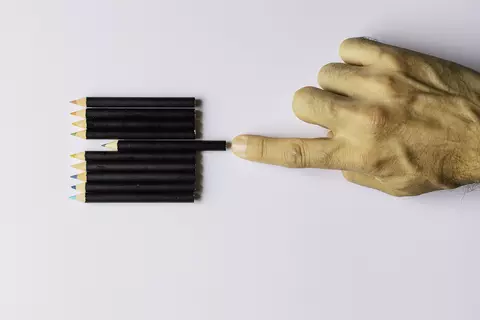 Stifte mit Finger